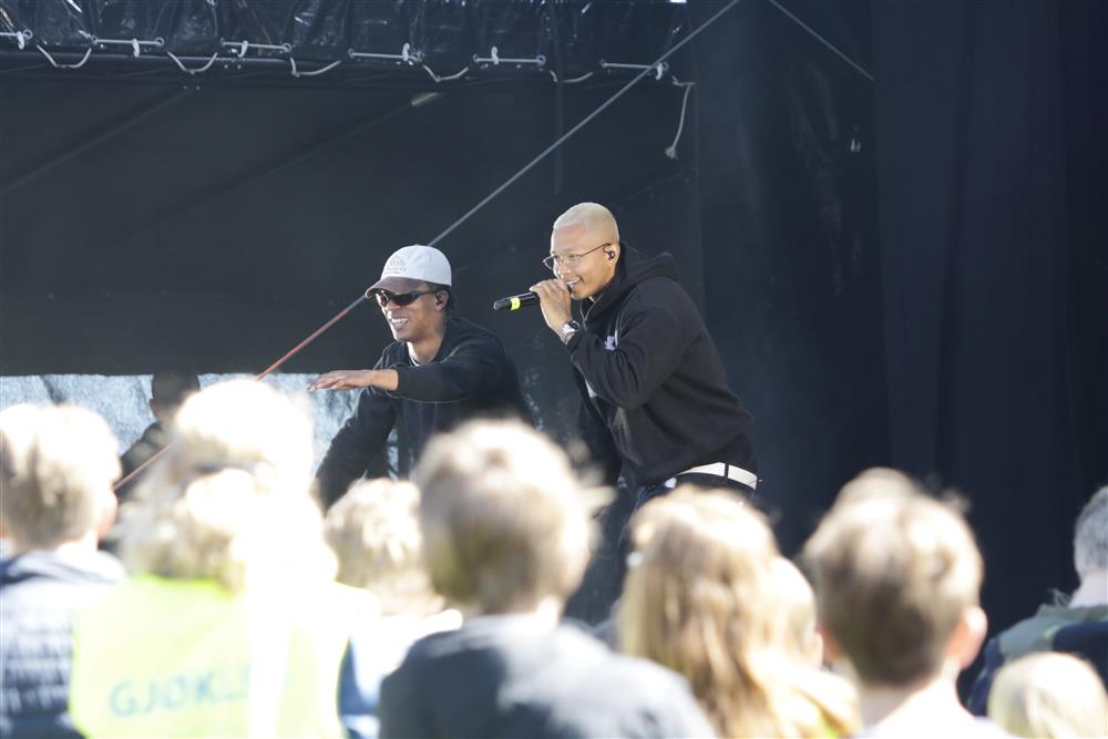 Abbo & Amara opptrådde på festivalen. - Klikk for stort bilde