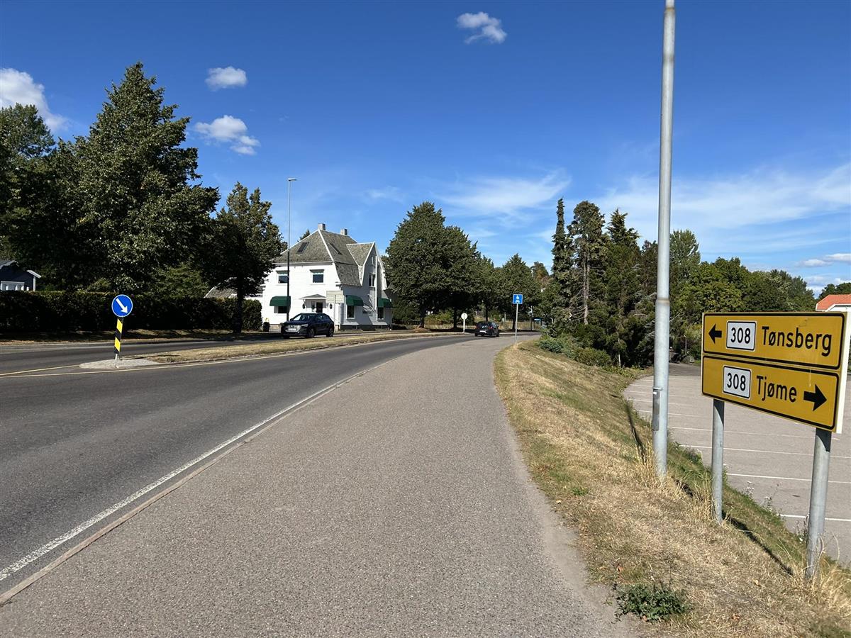Kirkveveien. - Klikk for stort bilde