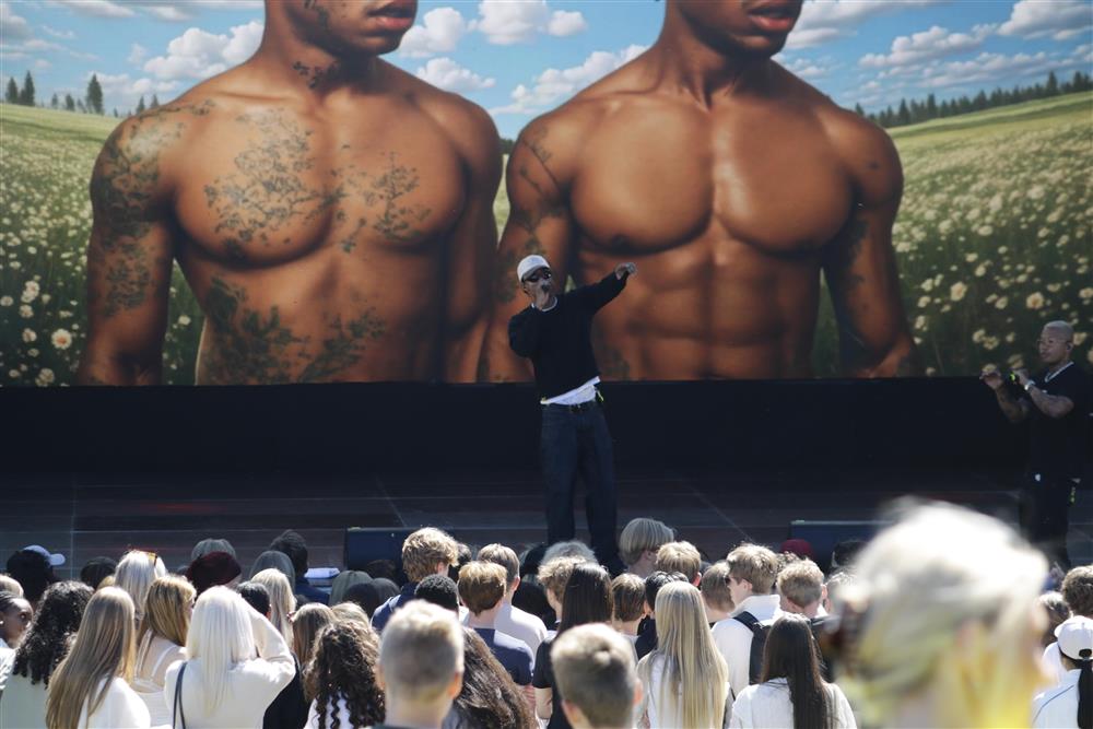Abbo & Amara på scenen. - Klikk for stort bilde